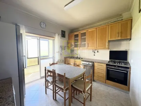 Apartamento T2 em Samora Correia