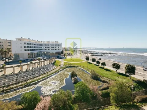 Apartamento T2 de luxo em Primeira Linha de Mar