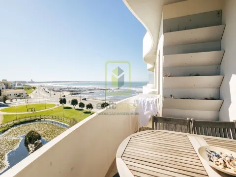 Apartamento T2 de luxo em Primeira Linha de Mar