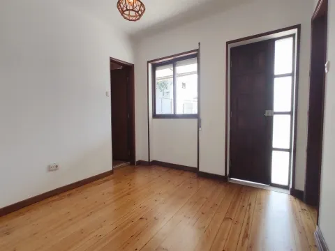Moradia T3 Estilo Gandaresa para Arrendamento