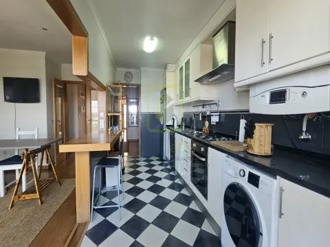 Apartamento T2 em Condomínio Fechado 