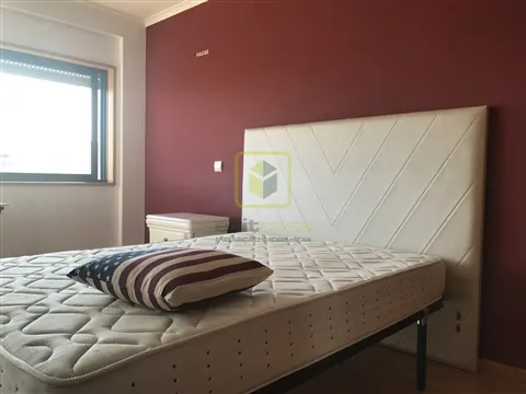 Apartamento T4 para Arrendamento