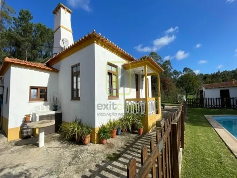 Quinta com Piscina e Terreno