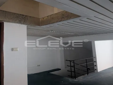 Loja Comercial Próximo Estação Devesas