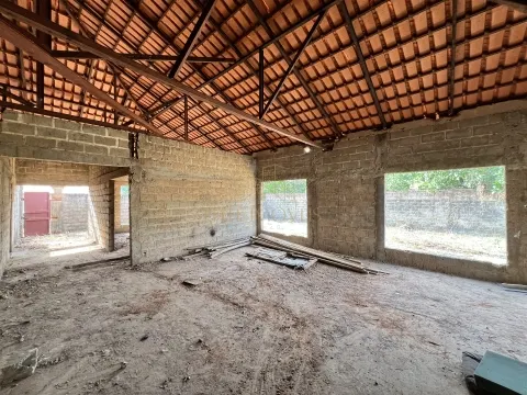 Moradia Inacabada em Bor para Venda