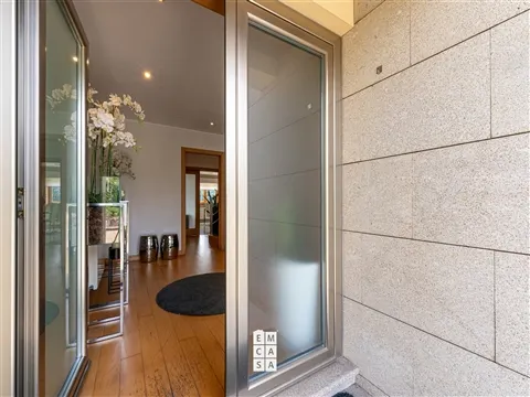 Moradia T3 com Piscina | Elegância, Conforto e Exclusividade junto ao Parque da La-Salette