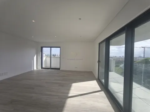 Elegance and Comfort in Carnaxide: T2 with Balconies, 2 Parking Spaces and Swimming Pool