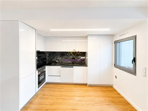 T2 Luminoso em Alcântara | Viva onde Lisboa acontece