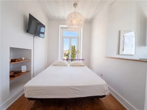 Studio furnished and equipped with River View, Bairro Alto, 5 min Chiado