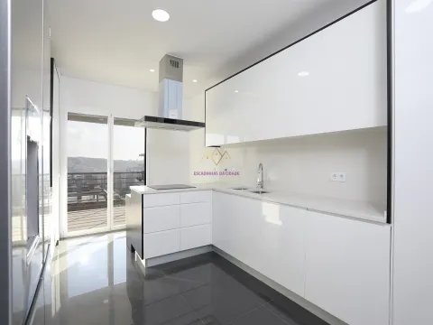 Colinas do Cruzeiro, le nouveau duplex T4 fantastique fait ses débuts