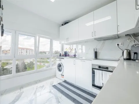 T3 Renovado em Almada