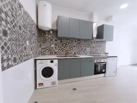 Refurbished 1 bedroom apartment equipped in Sacavem