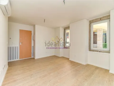 2 Bedrooms, New in Massamá