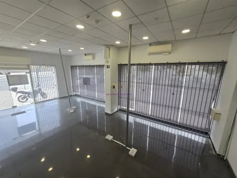 Store for rent in São Domingos Benfica