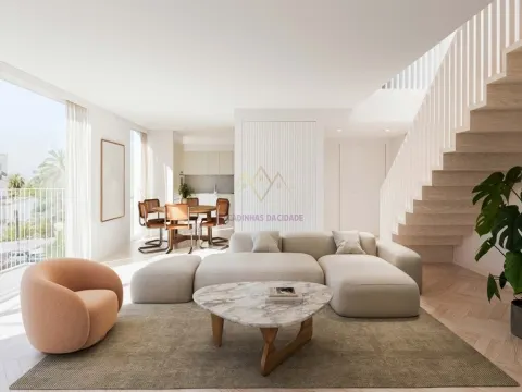 T3 Duplex Novo a estrear em condomínio com Jardim e  ginásio, com vista Rio