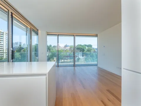 Modernité et confort à Lisbonne – T2 avec de grands balcons dans une copropriété de luxe