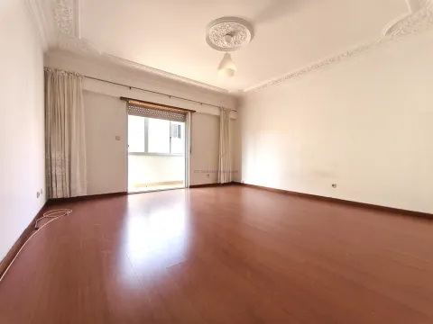 Bright 3 Bedroom Apartment with River View in Penha de França, next to Morais Soares