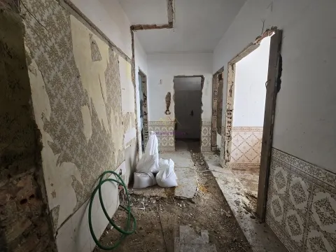 Apartamento com Terraço em Queluz