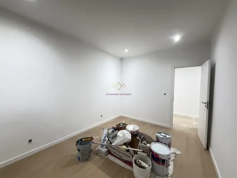 Apartamento com Terraço em Queluz