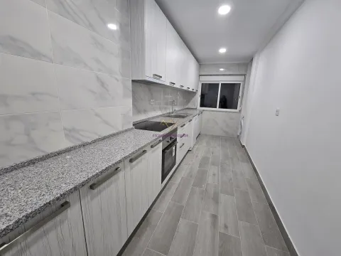 T3 remodelado na Amadora - Venteira