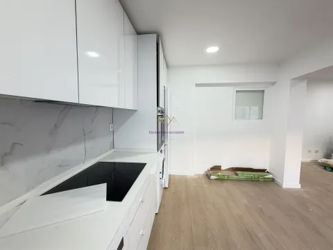 T2 avec terrasse à Venteira | Rénovation totale