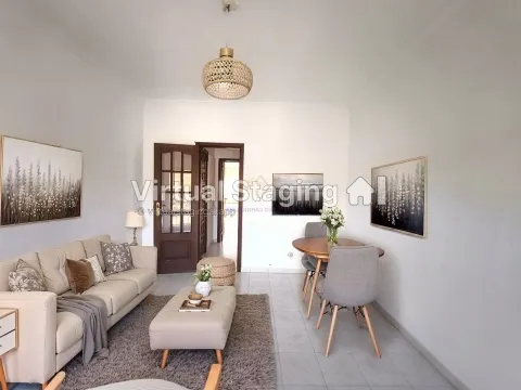 Appartement lumineux de trois chambres avec balcons et débarras au cœur de Carnaxide