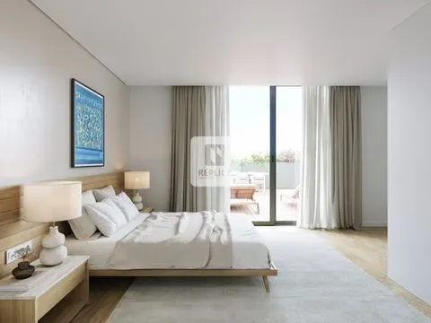 LUXUEUSE villa TRIPLEX de 4 chambres avec terrasse, jardin, piscine dans le centre de Matosinhos Sul