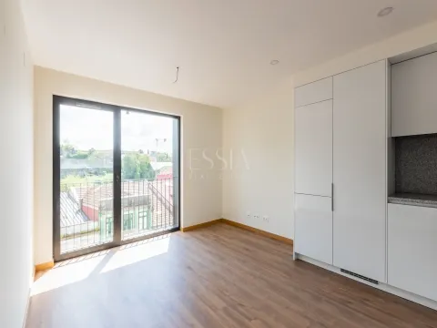 Apartamento T1 para Arrendar junto à Estação de Campanhã