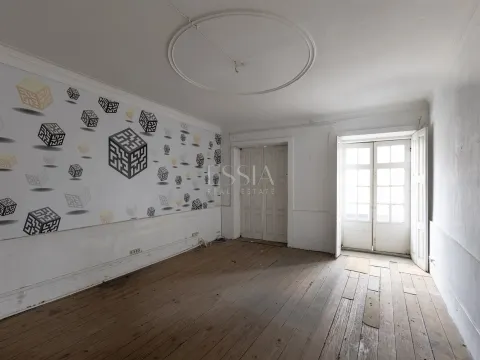 Immeuble à rénover dans le centre de Porto