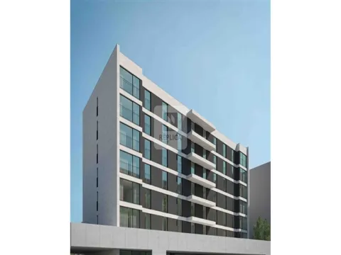 Apartamento T1 com Garagem no Edifício Zeca Afonso em Paranhos