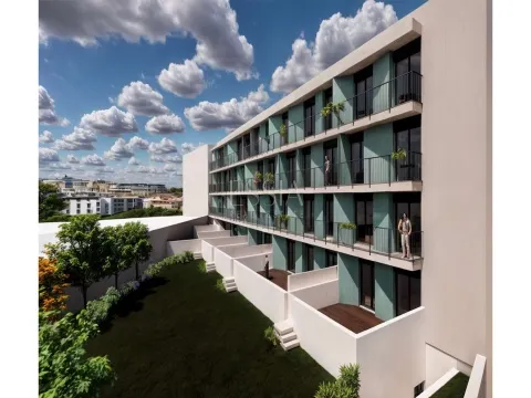 Apartamento T0 com garagem no CC FLATS