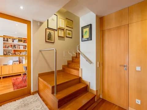 Apartamento T3 Duplex em Condomínio com Piscina