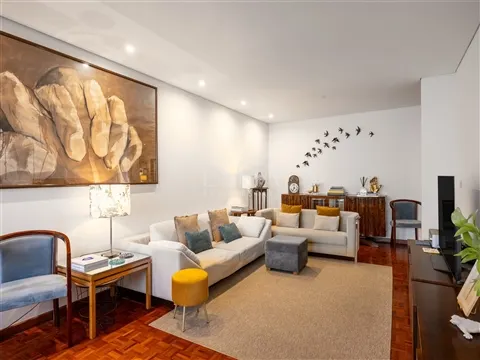 Apartamento T4 a 500 Metros da Praia de Matosinhos