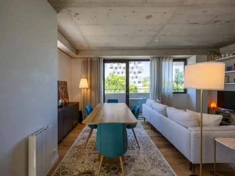 Apartamento T1 com Varandas no Flower Tower
