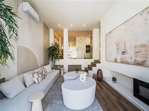 Apartamento T3 com Terraço Mobilado no Porto