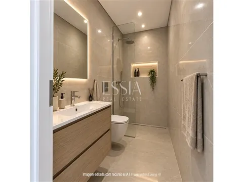 Moradia T3 em Canelas com Terraço