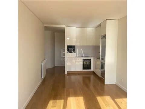 Apartamento T1 com Terraço na Foz do Douro