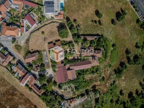 Landbesitz 6+3 Schlafzimmer