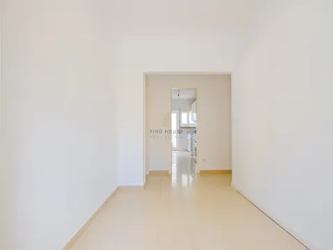 Moradia T3 com amplo logradouro e estacionamento na Pampilheira , Cascais