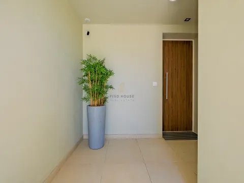 Apartamento T3 em condomínio privado, com terraços e garagem, no Príncipe Real