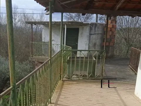 Moradia para Restaurar T4