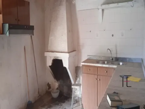 Moradia para Restaurar T4