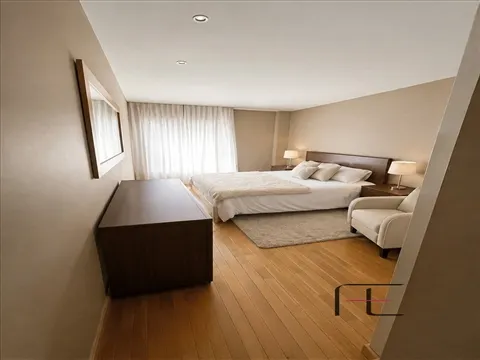Apartamento T3 em Lordelo do Ouro, Porto | 2 Garagens