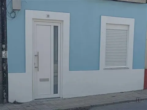 Moradia em banda T5- Porto-Campanhã