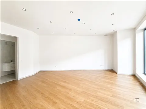 Loja para Arrendamento no Centro de Espinho – 30 m²