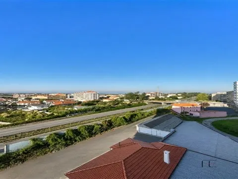 T3 com garagem box e vista mar em Vilar do Paraíso