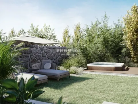 Apartamento T1+1 com Jardim Privativo | Cedofeita, Porto