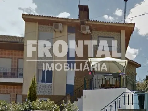 4-bedroom semi-detached house - 250 m2 | Mirandela Center, Bragança