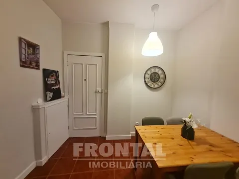 Apartamento T1+1 Remodelado no Centro do Porto – Pronto a Habitar