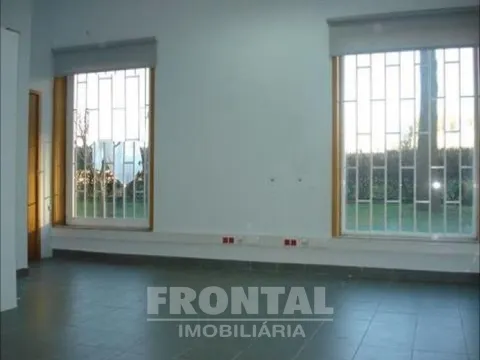 Shop with Approved Project for a 3-Bedroom Apartment | Nogueira da Maia, Maia, Porto